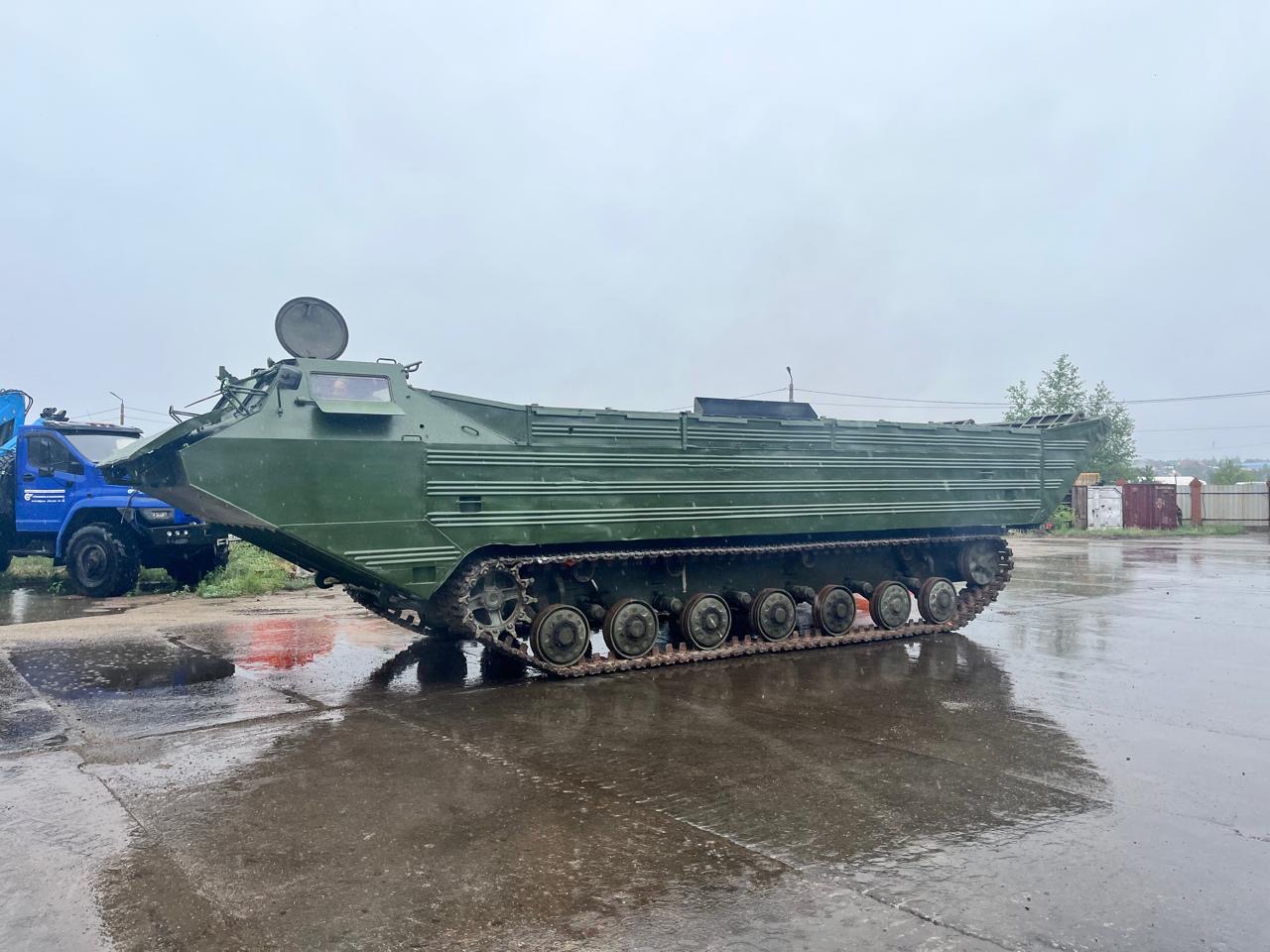 Гусеничный плавающий транспортер ПТС 2